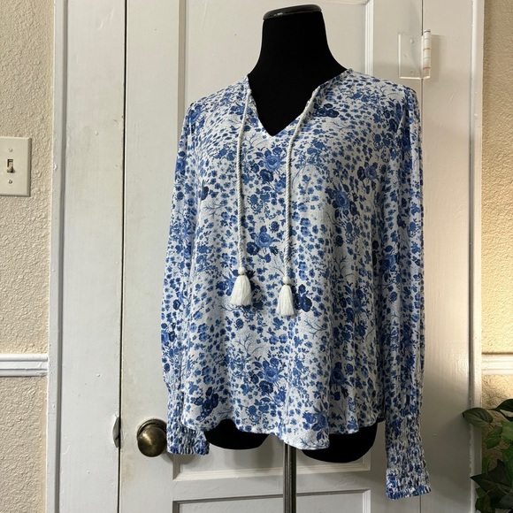 Lucky Brand Pullover Tassel Tie Smocked Wrists Top - Picture 11 of 14